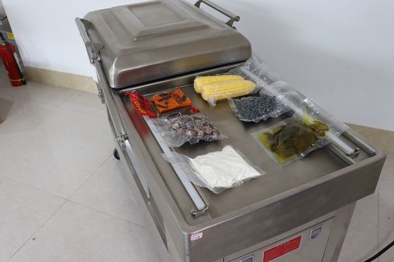 Macchina di imballaggio a vuoto a doppia camera azionata elettricamente per pane vegetale pesce e frutti di mare 120 kg