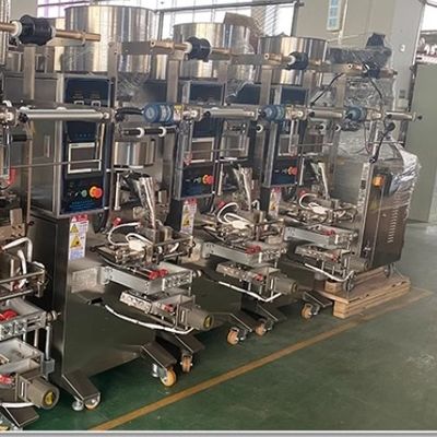 Macchina di imballaggio a polvere a granuli per imballaggi in sacchetti di 300 kg