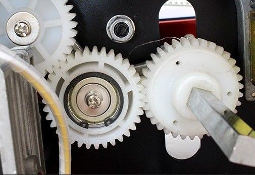 Sigillare sacchetti di caffè con data stampata utilizzando gas di azoto lavaggio continuo di banda sigillante