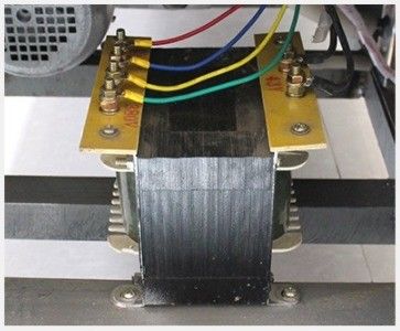 Macchina per imballaggio a vuoto industriale a doppia camera per alimenti con potenza di pompa a vuoto da 1,5 kW