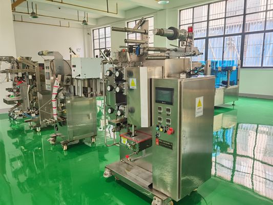 0.8L Vertical Powder Granule Sachet Bag Packing Machine per i chicchi di caffè Latte in polvere
