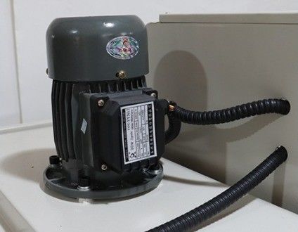 Macchina di confezionamento automatico delle capsule con scatola a galleria di calore con film di plastica che riduce l'involucro
