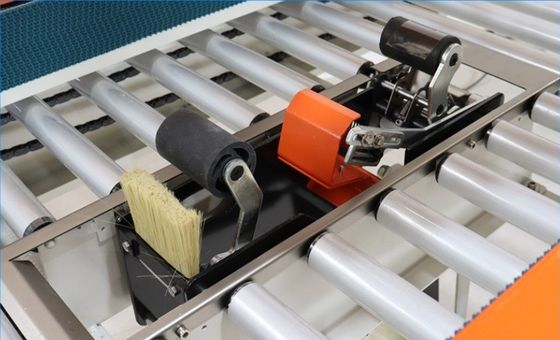 Macchina di sigillamento automatico con nastro pieghevole a tappo in acciaio inossidabile con velocità massima di 20 M/MIN