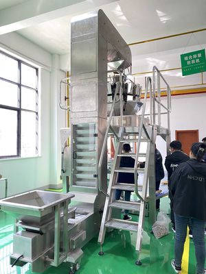 Materiale di imballaggio in plastica usato Macchina di imballaggio a sacchetto rotativo a velocità ridotta per noci e semi