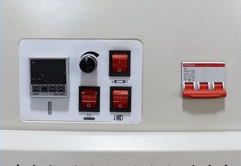 Macchina per avvolgere le bottiglie di bevande calde con funzionamento automatico di grado automatico