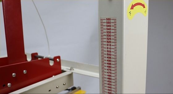 Macchina di piegatura e sigillamento regolabile per diverse altezze di cartone