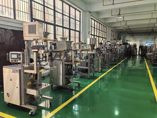 Macchina automatica di imballaggio alimentare in granuli per caramelle in sacchetto triangolare Capacità 400 kg