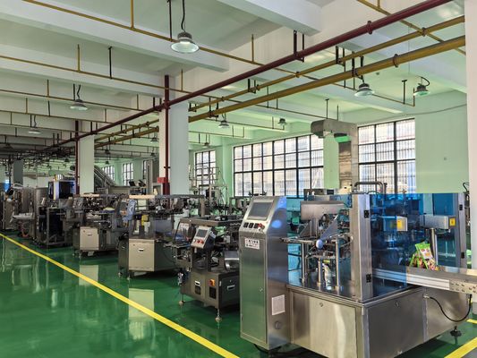 Macchina automatica di imballaggio alimentare in granuli per caramelle in sacchetto triangolare Capacità 400 kg