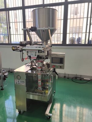 Macchina automatica di imballaggio alimentare in granuli per caramelle in sacchetto triangolare Capacità 400 kg