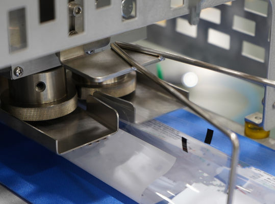 Macchina di confezionamento automatico di pane con sacchetto di plastica a cuscino con larghezza di pellicola di 90-400 mm