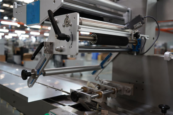 Macchina di confezionamento automatico di pane con sacchetto di plastica a cuscino con larghezza di pellicola di 90-400 mm