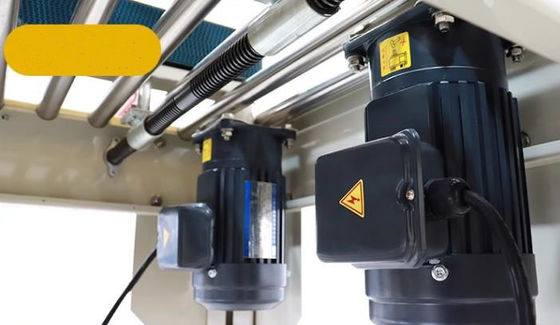 400W semiautomatica Flap Folder Box Carton Case Sealing Machine con azionamento sinistro a destra