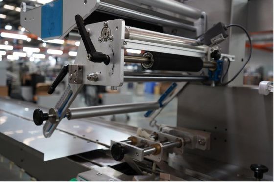 Macchine di imballaggio a cuscino per porta sigarette monouso altamente automatiche per ristoranti