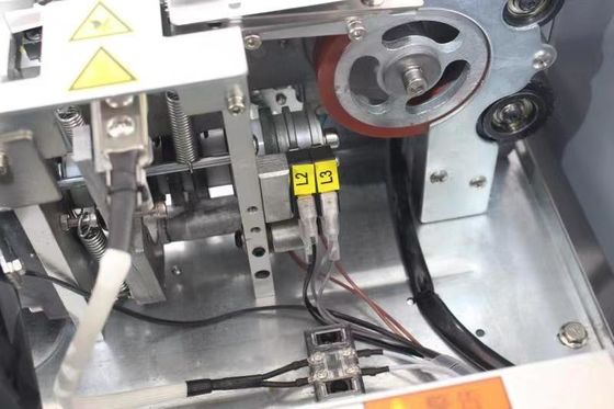 Macchine semiautomatiche per la rilegatura del cartone con capacità e funzione di legatura in PP
