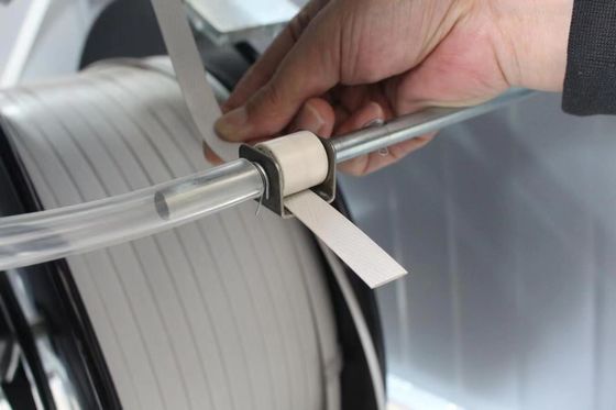 Macchine semiautomatiche per la rilegatura del cartone con capacità e funzione di legatura in PP