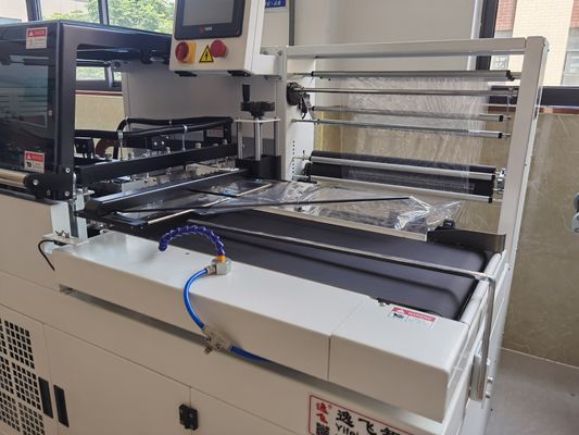 Macchina di confezionamento automatico di bagagli con tenuta di sigillamento di tipo L di 450L per le esigenze del cliente