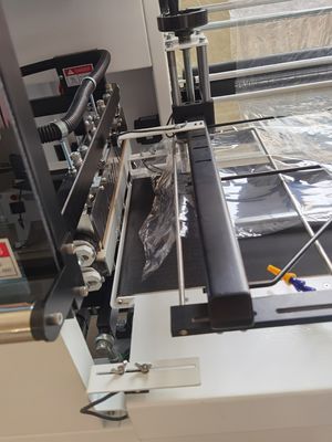 300 kg Macchina semiautomatica per sigillamento e taglio di strisce di pellicola di plastica per l'estrazione di energia