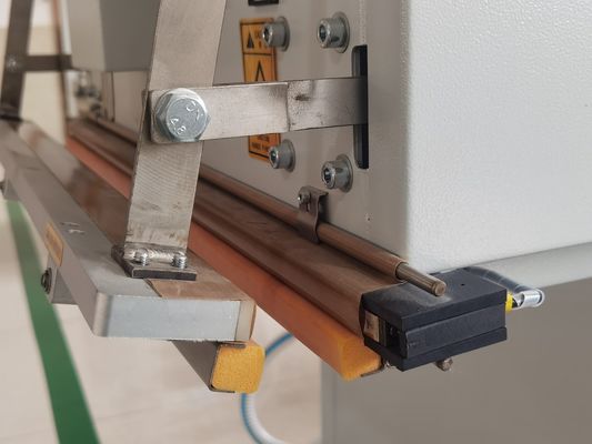 Macchina di imballaggio a vuoto di precisione con ugello lungo 700B sigillante a vuoto esterno pneumatico