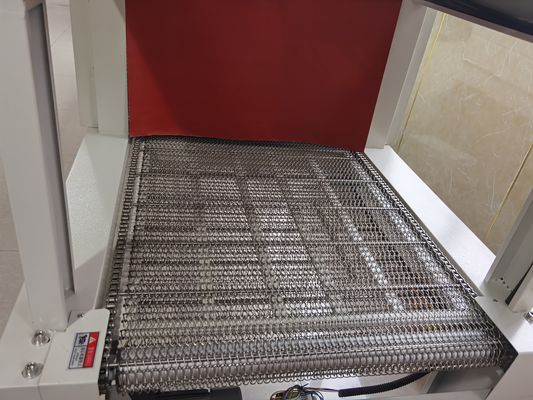 Macchina di confezionamento semiautomatica di bottiglie d'acqua azionata elettricamente per vassoi e scatole