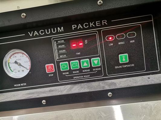 Macchina di imballaggio a vuoto a doppia camera piatta di tipo grande per negozi di alimenti e potenza del motore da 900W