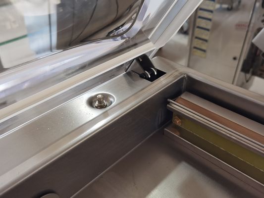Macchina di imballaggio a vuoto a camera singola facile da usare per alimenti