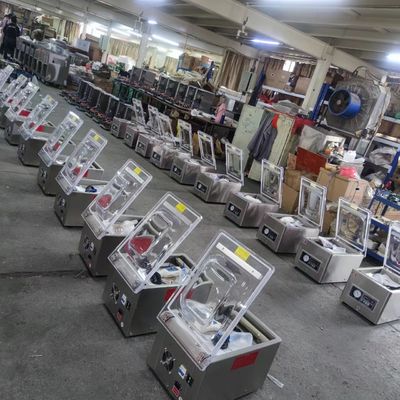 260 Macchina di sigillamento a vuoto a camera singola per imballaggi alimentari di carne e fagioli