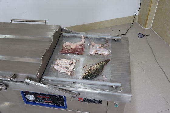 Macchina di imballaggio automatico a vuoto a doppia camera per carne salata, pesce secco, maiale, carne bovina e riso