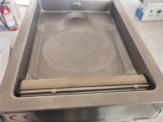 Macchina di imballaggio a vuoto a camera singola per il cibo negli alberghi azionata elettricamente